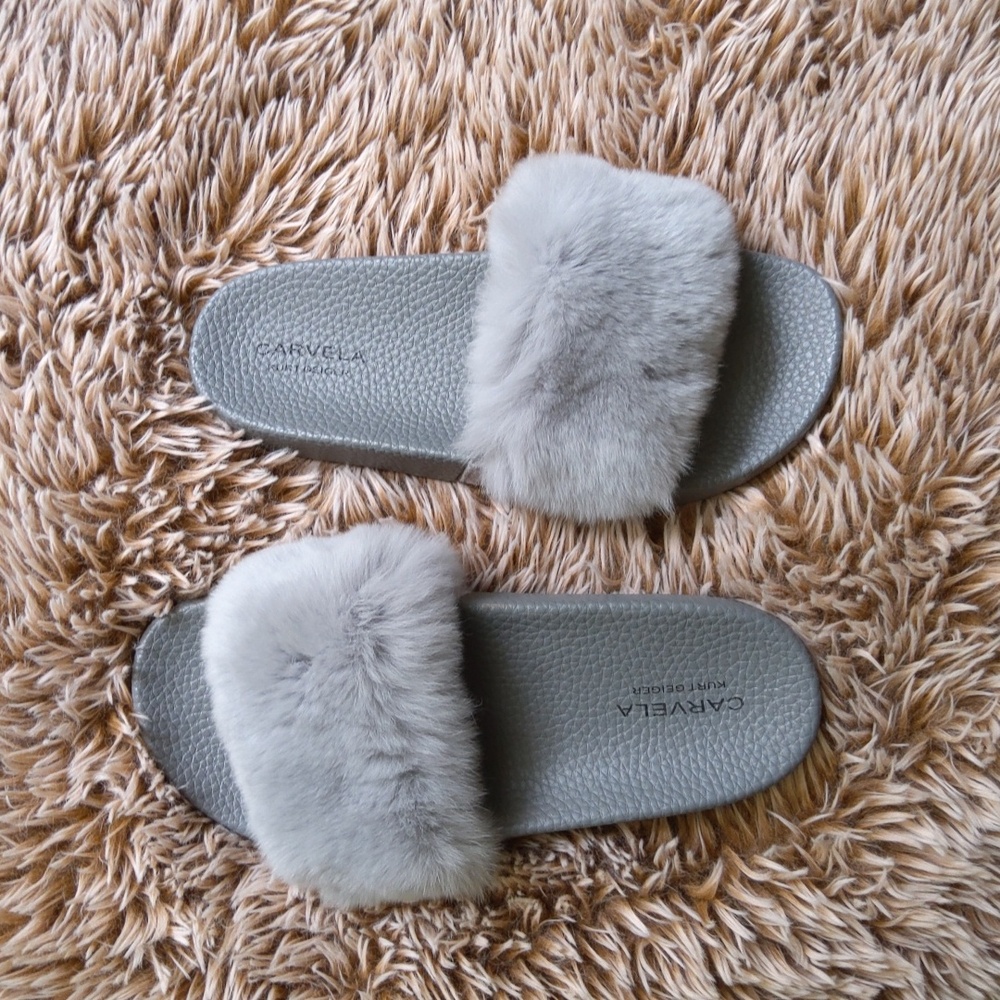 💥NEW💥Cozy & Cute Gray Fur Slides